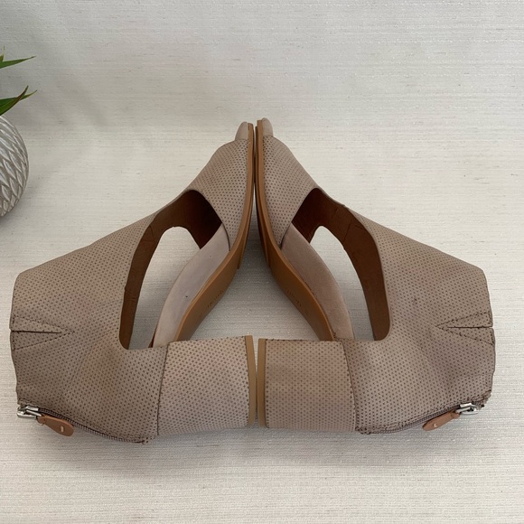 NWOT GENTLE SOULS by Kenneth Cole Roan Heeled Sandals Woman’s 9 - Picture 8 of 13